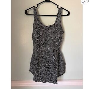 Shore Shapes Swimwear Black/White Polka Dots Slimming Rouched  Swimsuit Sz 14